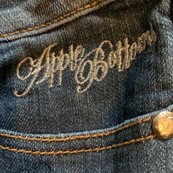 Apple Bottom Shorts - Picture 2 of 3